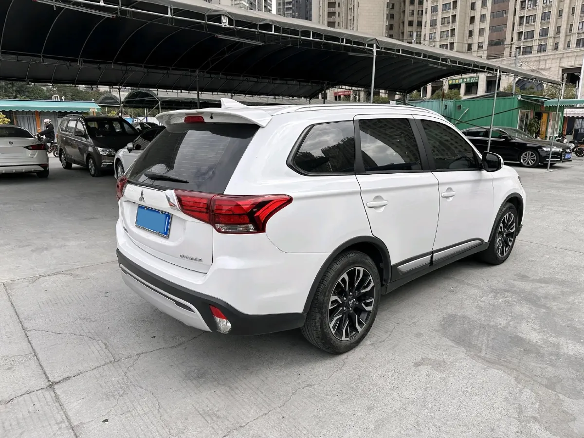 2019 Mitsubishi Outlander 2.0L 166HP L4 CVT,autocango,china used car exporter,china ev exporter,chinese used car exporter,chinese used ev exporter