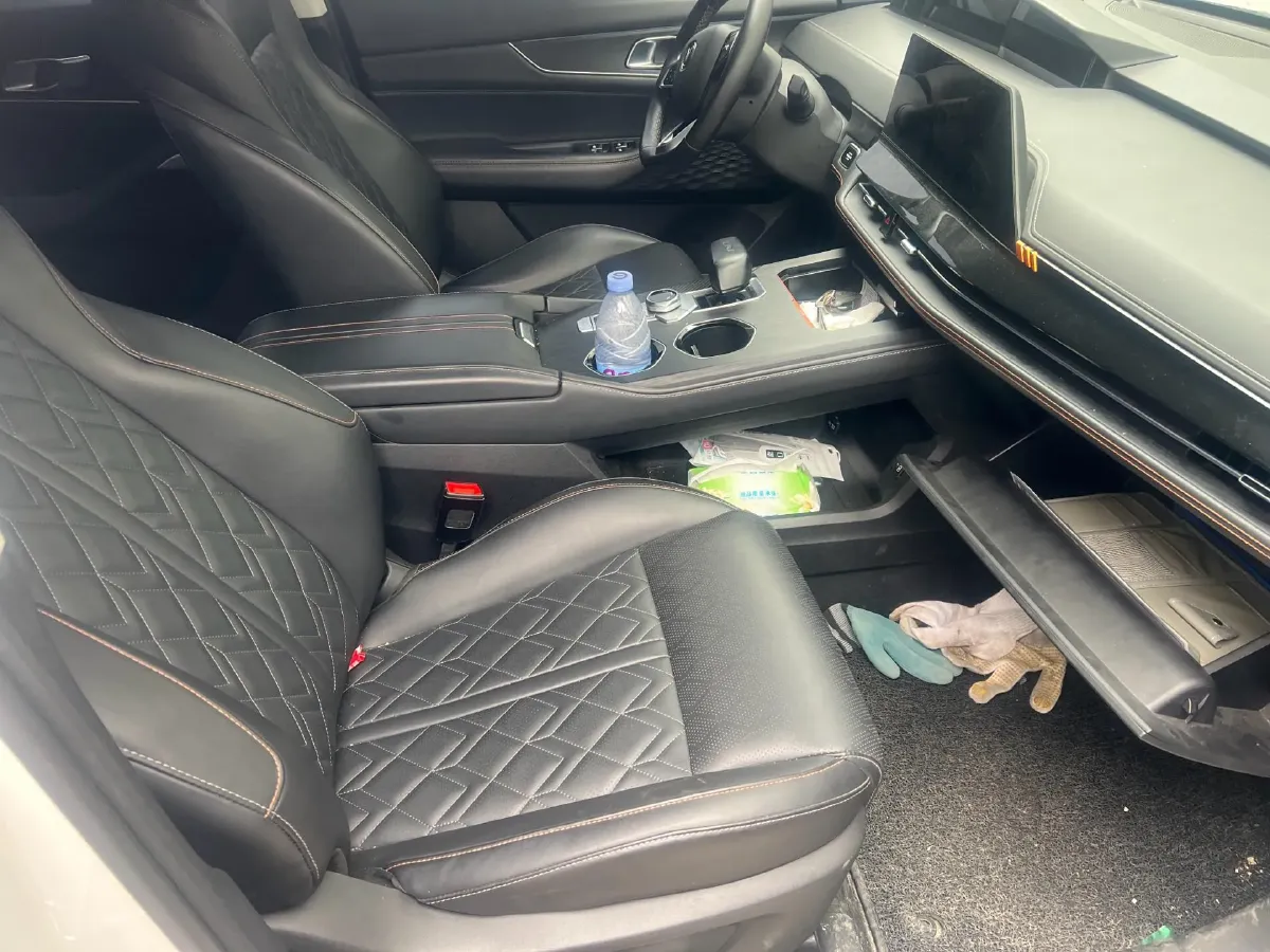 2021 ChangAn UNI-K 2.0T 233HP L4 8AT,autocango,china used car exporter,china ev exporter,chinese used car exporter,chinese used ev exporter