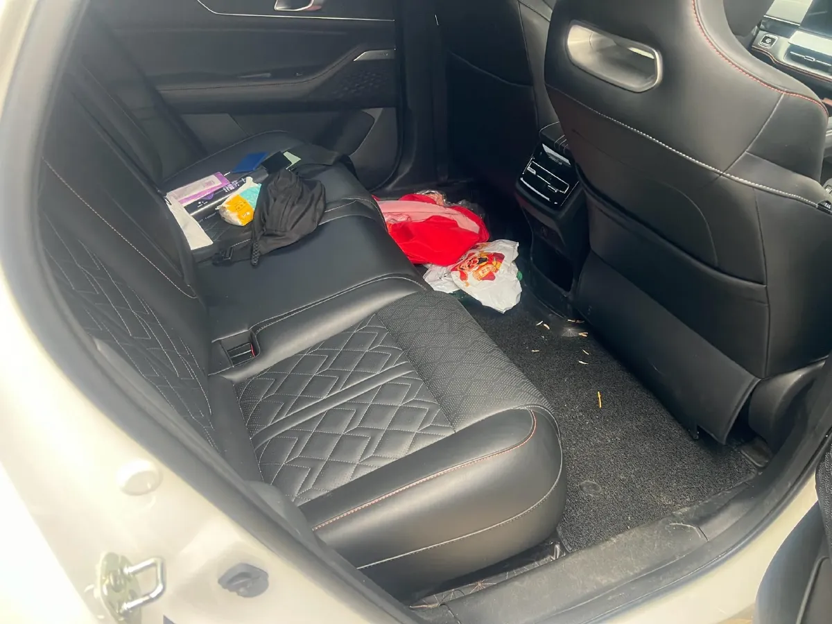 2021 ChangAn UNI-K 2.0T 233HP L4 8AT,autocango,china used car exporter,china ev exporter,chinese used car exporter,chinese used ev exporter