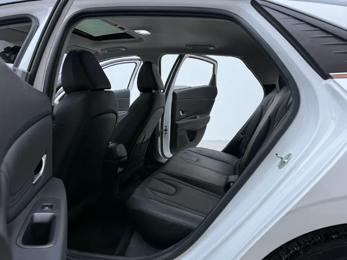 2021 Hyundai Elantra 1.5L 115HP L4 CVT,autocango,china used car exporter,china ev exporter,chinese used car exporter,chinese used ev exporter