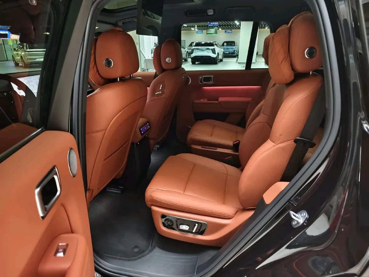 2025 Li L8 Range Extended 154HP REEV,autocango,china used car exporter,china ev exporter,chinese used car exporter,chinese used ev exporter