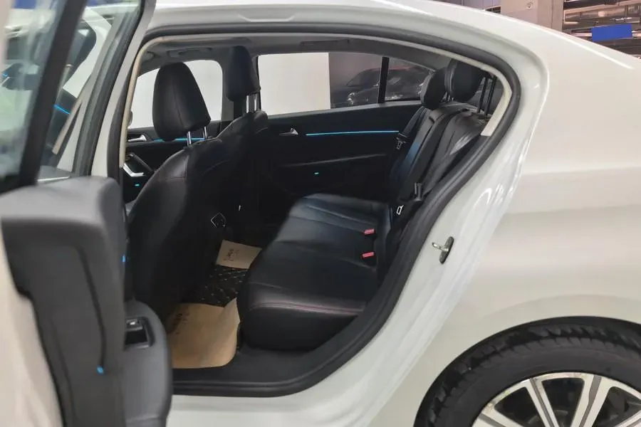 2018 Peugeot 408 1.6T 167HP L4 6AT,autocango,china used car exporter,china ev exporter,chinese used car exporter,chinese used ev exporter