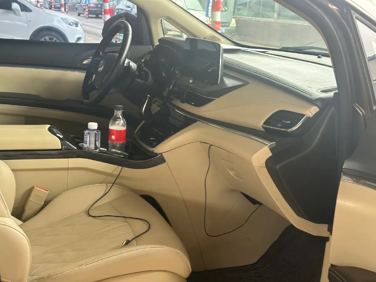 2022 Buick GL8 2.0T 237HP L4 9AT,autocango,china used car exporter,china ev exporter,chinese used car exporter,chinese used ev exporter