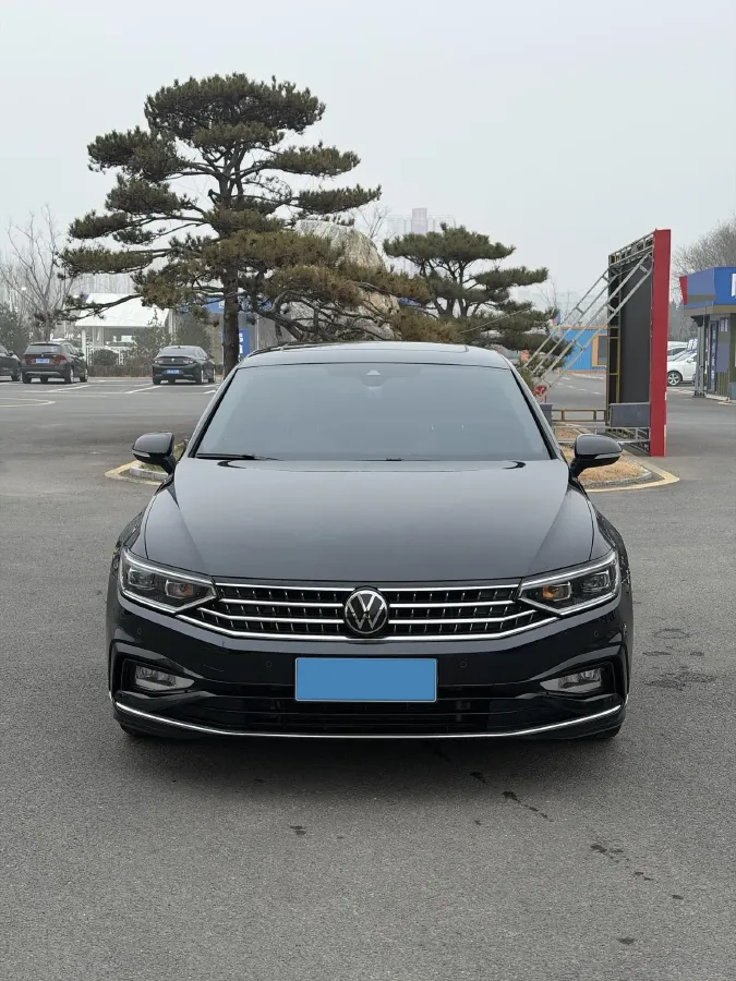 2023 Volkswagen Magotan 2.0T 186HP L4 7DCT,autocango,china used car exporter,china ev exporter,chinese used car exporter,chinese used ev exporter