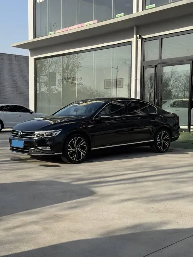 2021 Volkswagen Magotan 2.0T 186HP L4 7DCT,autocango,china used car exporter,china ev exporter,chinese used car exporter,chinese used ev exporter