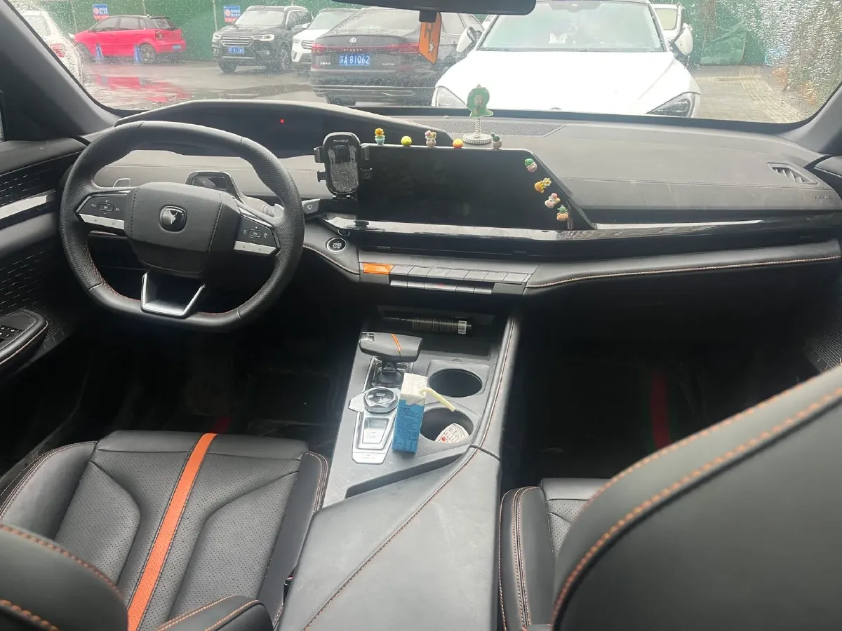 2024 ChangAn UNI-V 1.5T 188HP L4 7DCT,autocango,china used car exporter,china ev exporter,chinese used car exporter,chinese used ev exporter