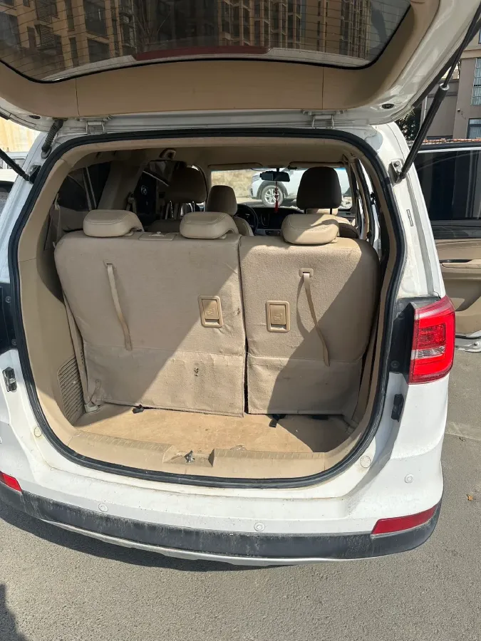 2016 BaoJun 730 1.5L 112HP L4 5MT,autocango,china used car exporter,china ev exporter,chinese used car exporter,chinese used ev exporter