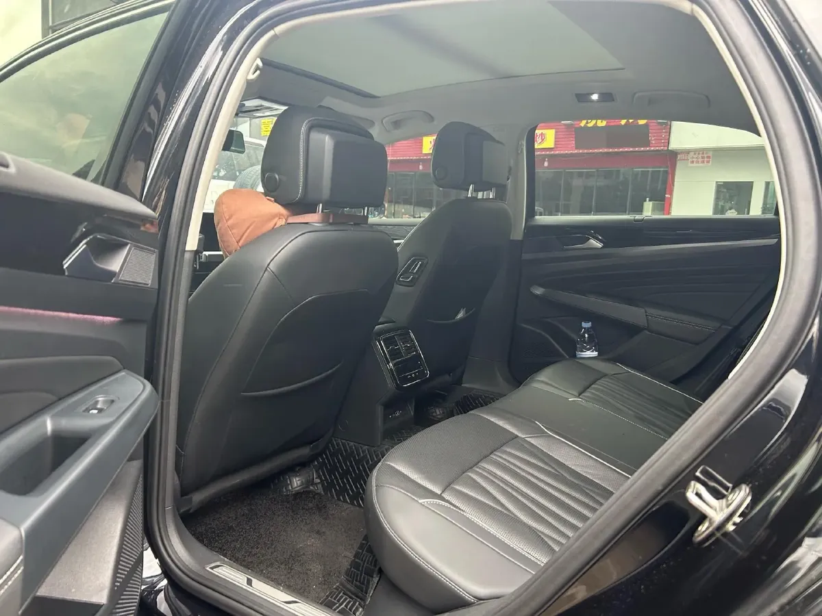 2023 Volkswagen Passat 2.0T 186HP L4 7DCT,autocango,china used car exporter,china ev exporter,chinese used car exporter,chinese used ev exporter