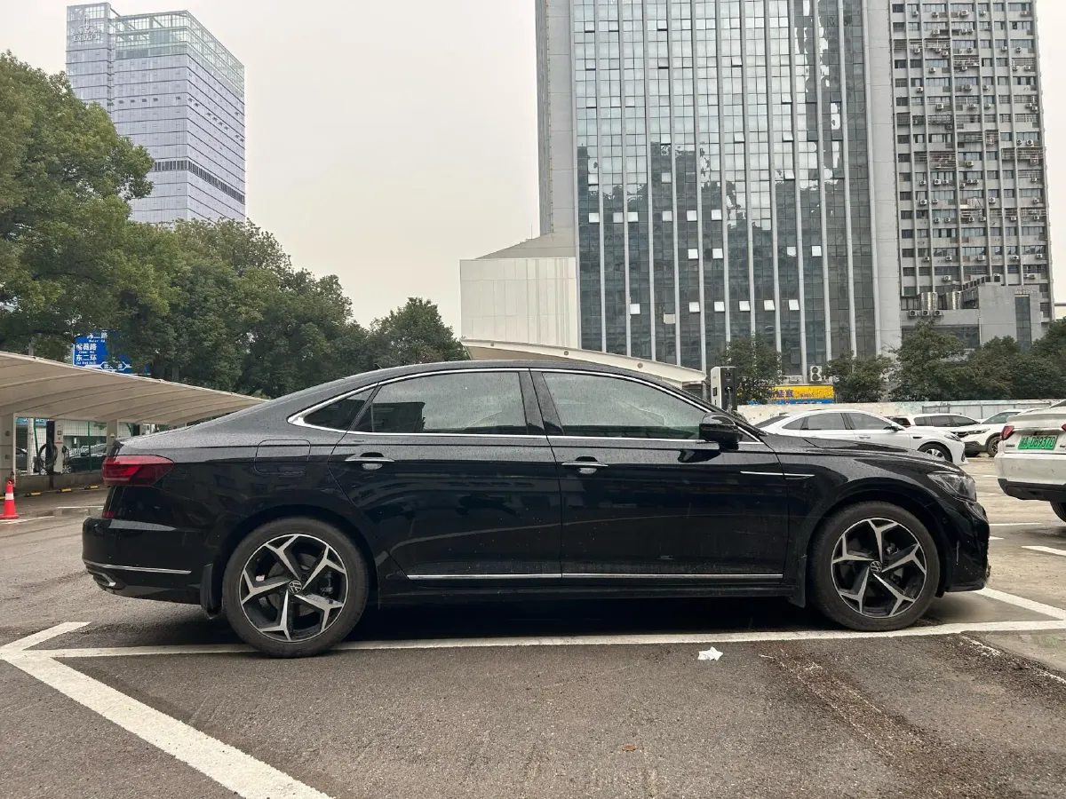 2023 Volkswagen Passat 2.0T 186HP L4 7DCT,autocango,china used car exporter,china ev exporter,chinese used car exporter,chinese used ev exporter