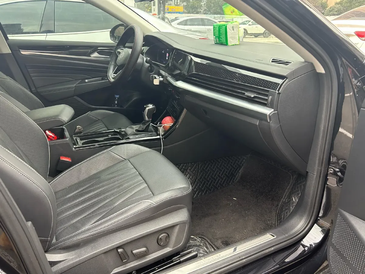 2023 Volkswagen Passat 2.0T 186HP L4 7DCT,autocango,china used car exporter,china ev exporter,chinese used car exporter,chinese used ev exporter