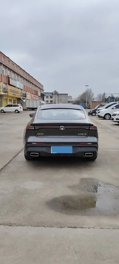 2023 ChangAn UNI-V 1.5T 188HP L4 7DCT,autocango,china used car exporter,china ev exporter,chinese used car exporter,chinese used ev exporter
