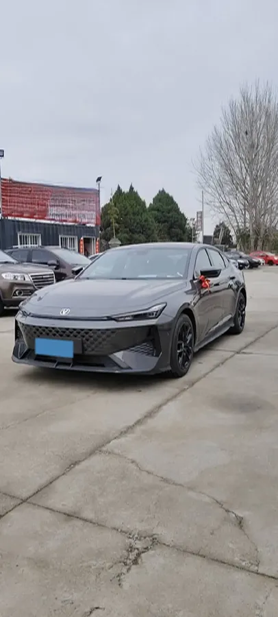 2023 ChangAn UNI-V 1.5T 188HP L4 7DCT,autocango,china used car exporter,china ev exporter,chinese used car exporter,chinese used ev exporter