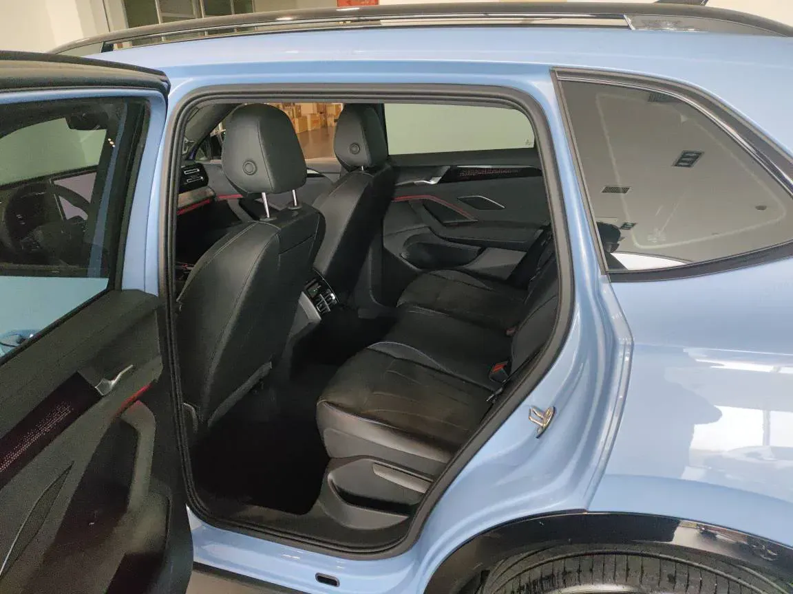 2024 Volkswagen Tiguan L 2.0T 220HP L4 7DCT,autocango,china used car exporter,china ev exporter,chinese used car exporter,chinese used ev exporter