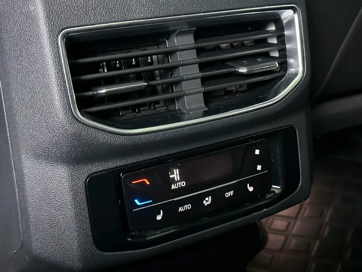 2021 Volkswagen Talagon 2.0T 220HP L4 7DCT,autocango,china used car exporter,china ev exporter,chinese used car exporter,chinese used ev exporter