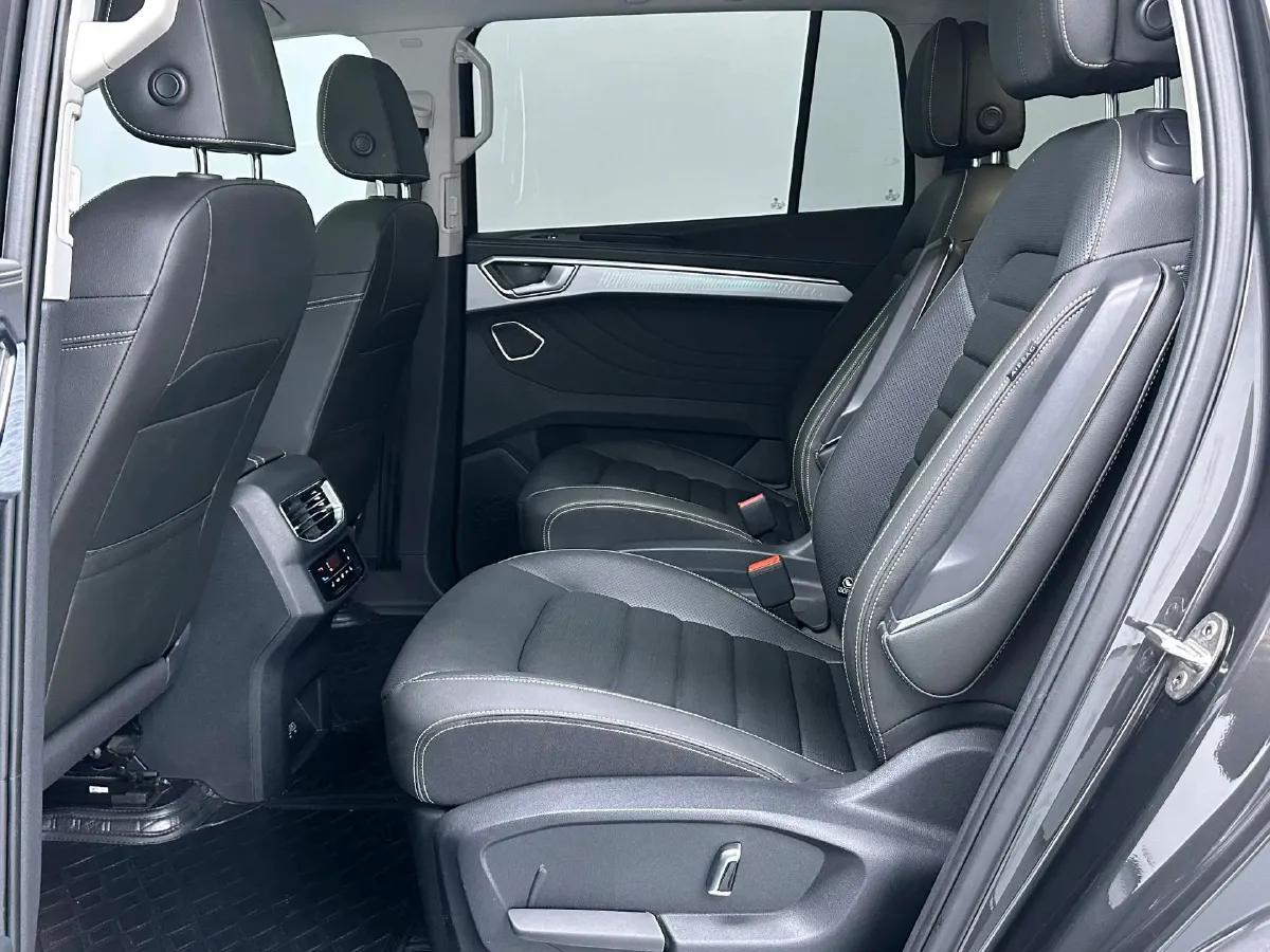 2021 Volkswagen Talagon 2.0T 220HP L4 7DCT,autocango,china used car exporter,china ev exporter,chinese used car exporter,chinese used ev exporter