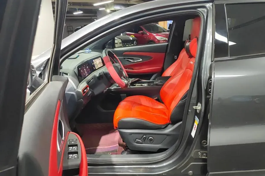 2020 ChangAn UNI-T 1.5T 180HP L4 7DCT,autocango,china used car exporter,china ev exporter,chinese used car exporter,chinese used ev exporter