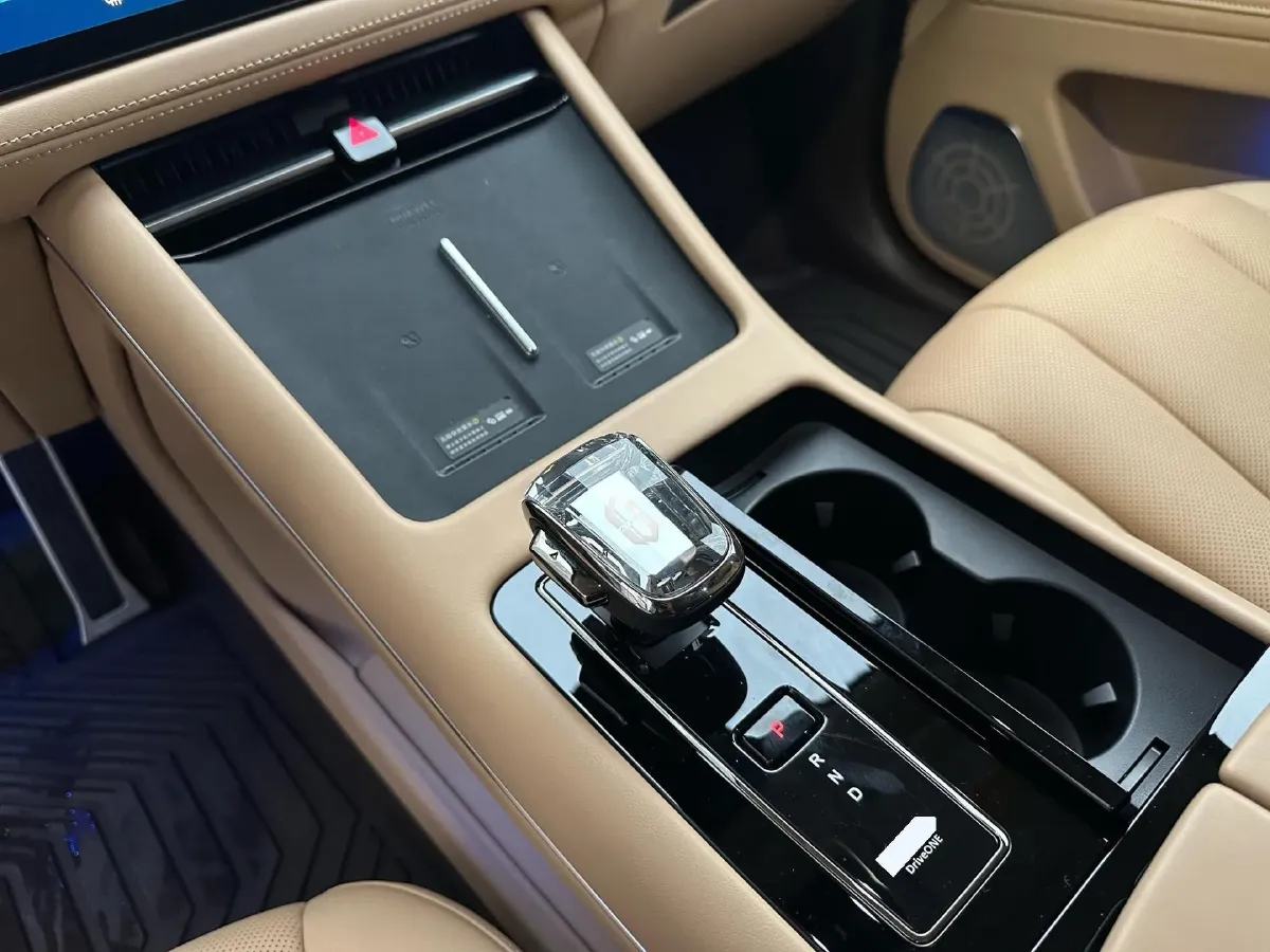 2024 AITO AITO M7 1.5T 152HP L4 REEV 42KWH,autocango,china used car exporter,china ev exporter,chinese used car exporter,chinese used ev exporter