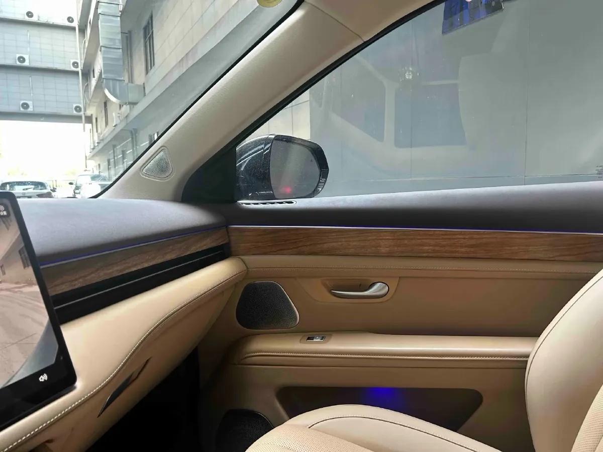 2024 AITO AITO M7 1.5T 152HP L4 REEV 42KWH,autocango,china used car exporter,china ev exporter,chinese used car exporter,chinese used ev exporter