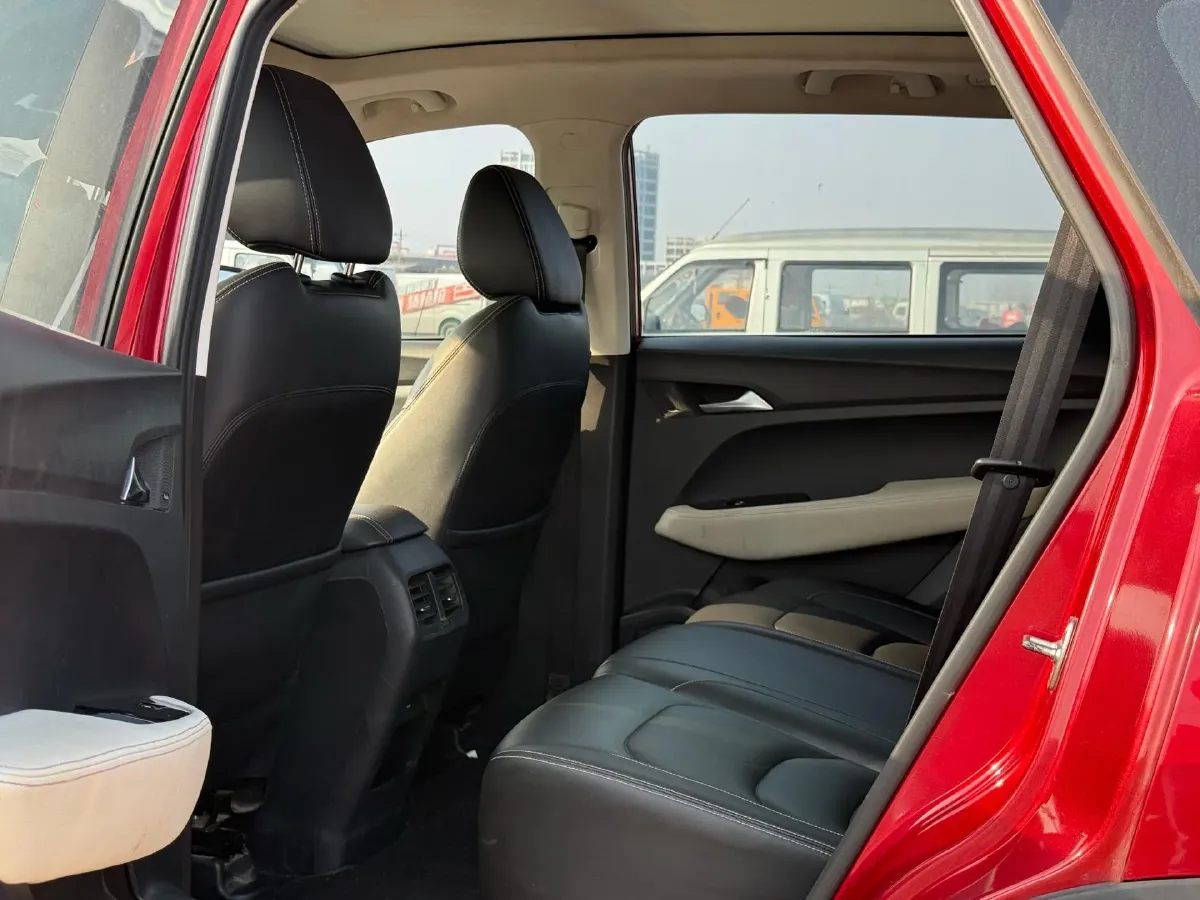 2019 BaoJun 530 1.5T 151HP L4 CVT,autocango,china used car exporter,china ev exporter,chinese used car exporter,chinese used ev exporter