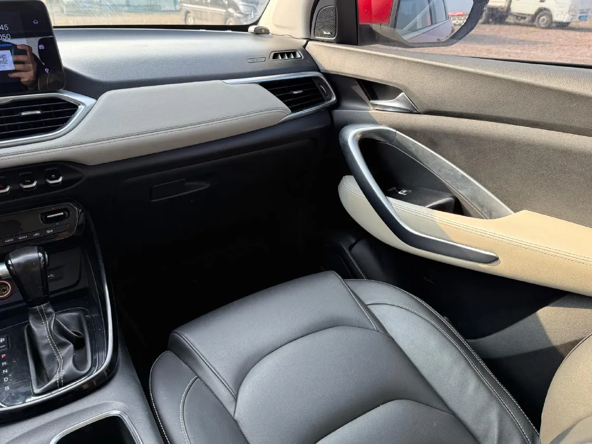 2019 BaoJun 530 1.5T 151HP L4 CVT,autocango,china used car exporter,china ev exporter,chinese used car exporter,chinese used ev exporter