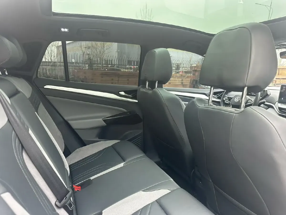 2022 Volkswagen ID.4 Crozz BEV 84.8KWH,autocango,china used car exporter,china ev exporter,chinese used car exporter,chinese used ev exporter