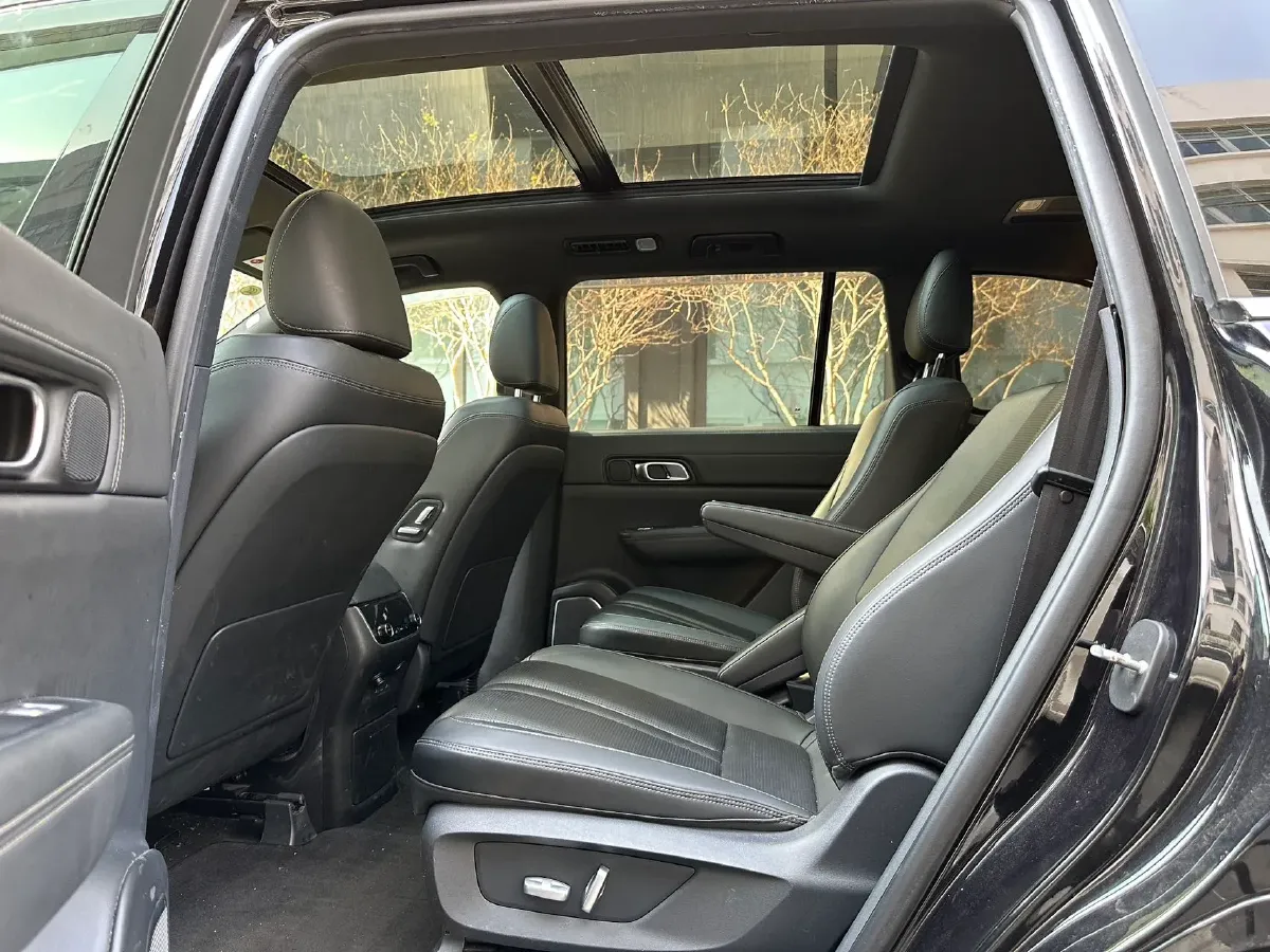 2020 Li ONE Range Extended 131HP REEV 40.5KWH,autocango,china used car exporter,china ev exporter,chinese used car exporter,chinese used ev exporter