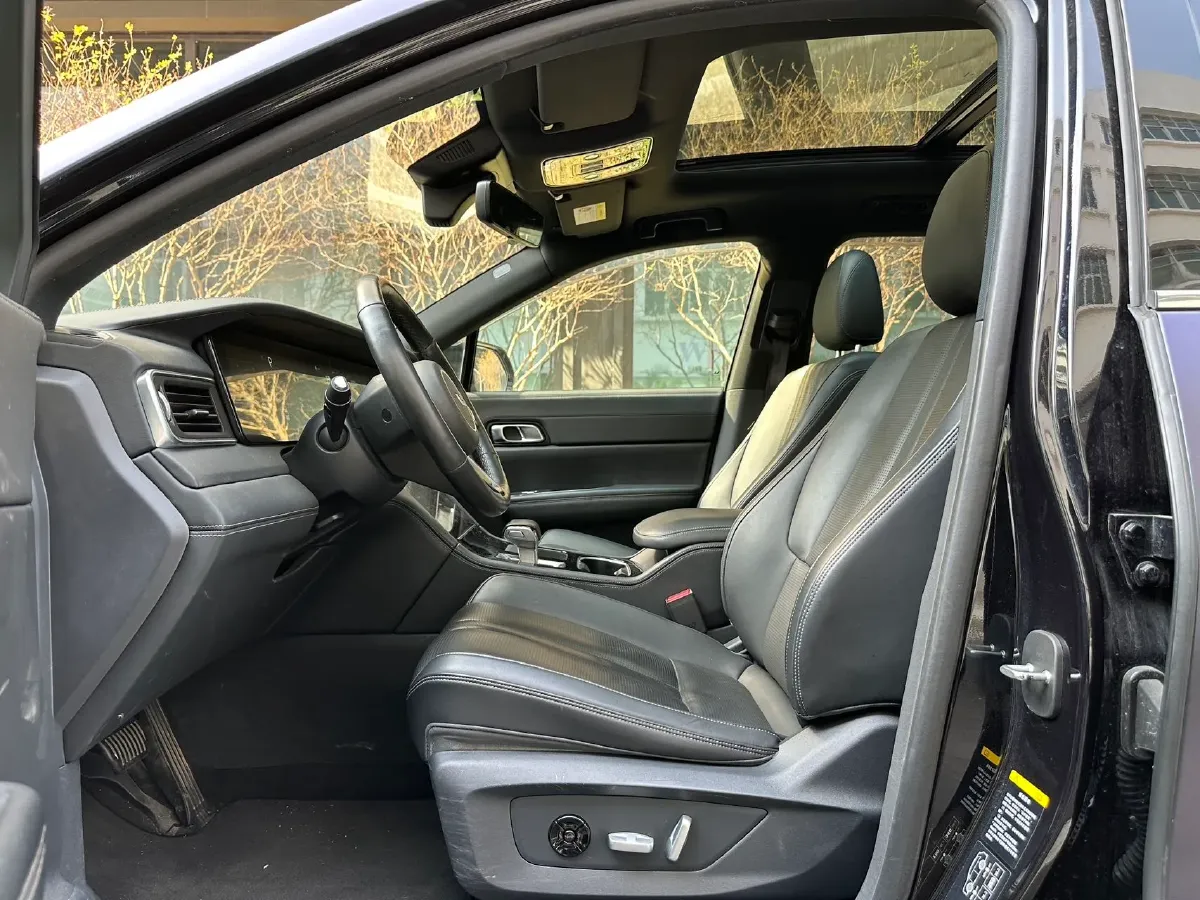 2020 Li ONE Range Extended 131HP REEV 40.5KWH,autocango,china used car exporter,china ev exporter,chinese used car exporter,chinese used ev exporter