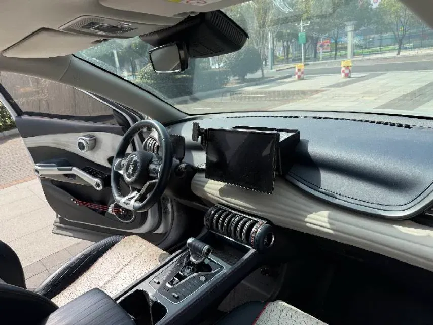 2022 Roewe RX5 MAX 1.5T 181HP L4 6AT,autocango,china used car exporter,china ev exporter,chinese used car exporter,chinese used ev exporter