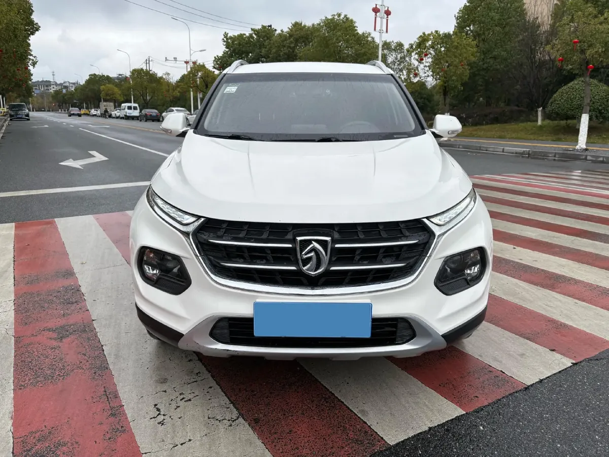 2017 BaoJun 310W 1.5L 105HP L4 6MT,autocango,china used car exporter,china ev exporter,chinese used car exporter,chinese used ev exporter
