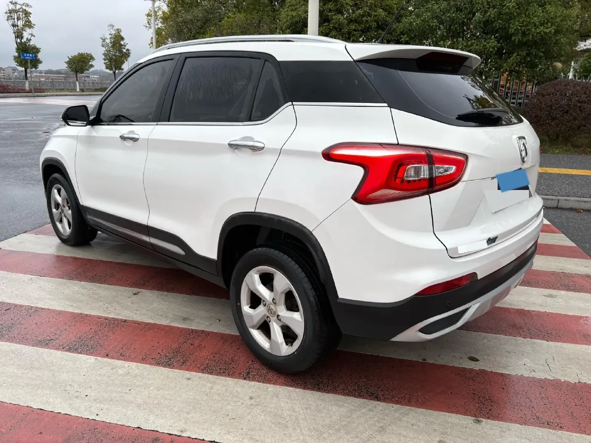 2017 BaoJun 310W 1.5L 105HP L4 6MT,autocango,china used car exporter,china ev exporter,chinese used car exporter,chinese used ev exporter