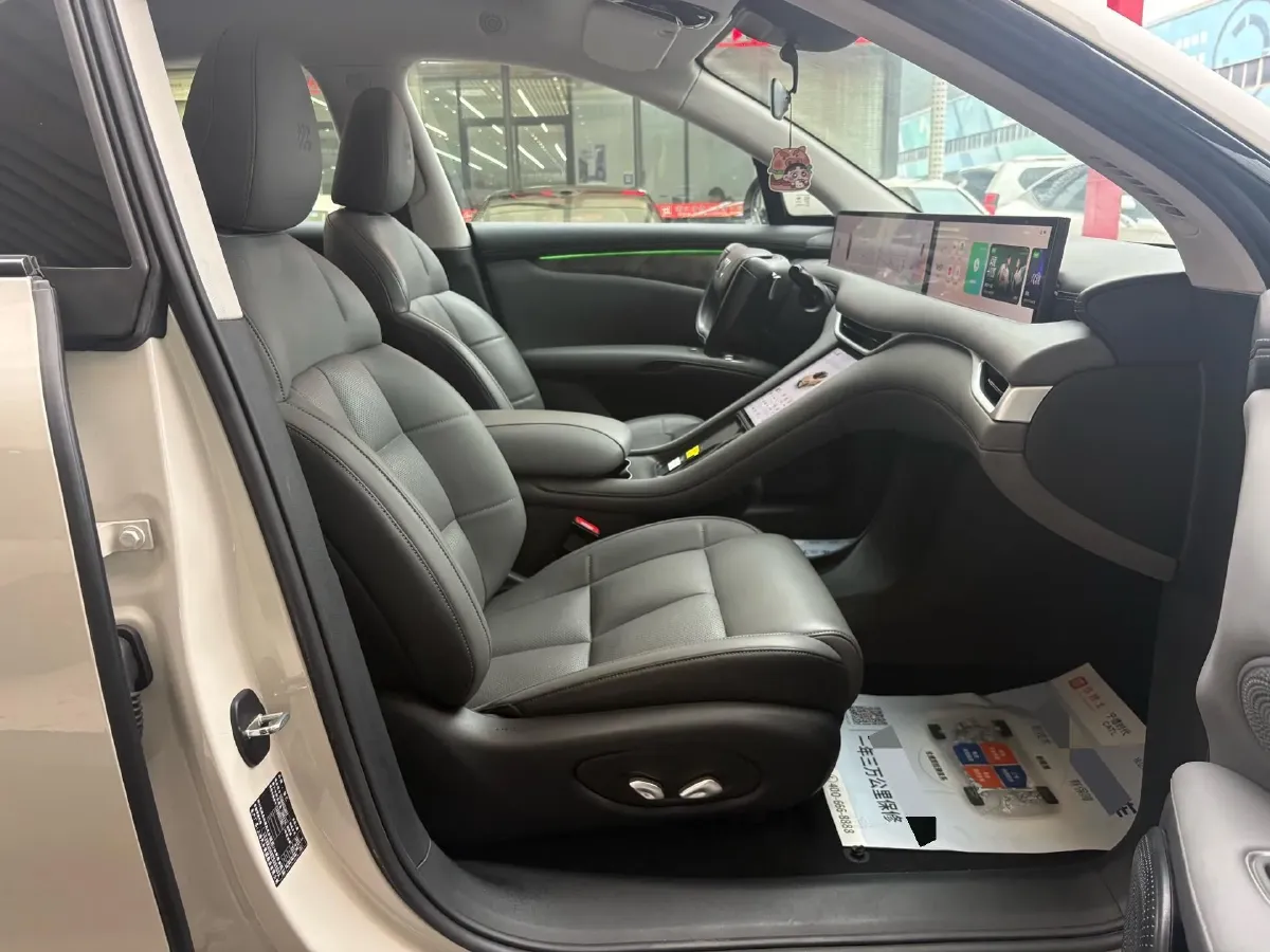 2023 IM LS6 BEV 71KWH,autocango,china used car exporter,china ev exporter,chinese used car exporter,chinese used ev exporter