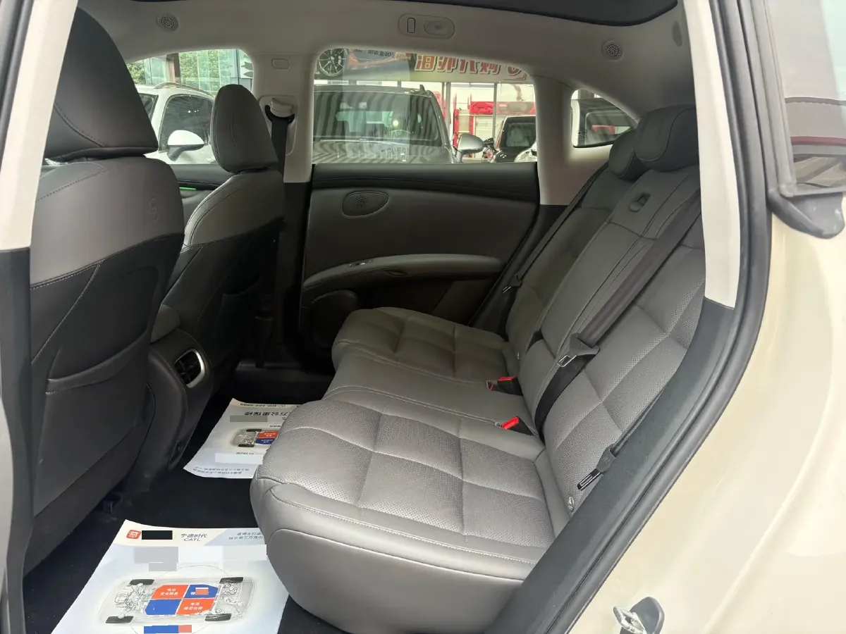 2023 IM LS6 BEV 71KWH,autocango,china used car exporter,china ev exporter,chinese used car exporter,chinese used ev exporter