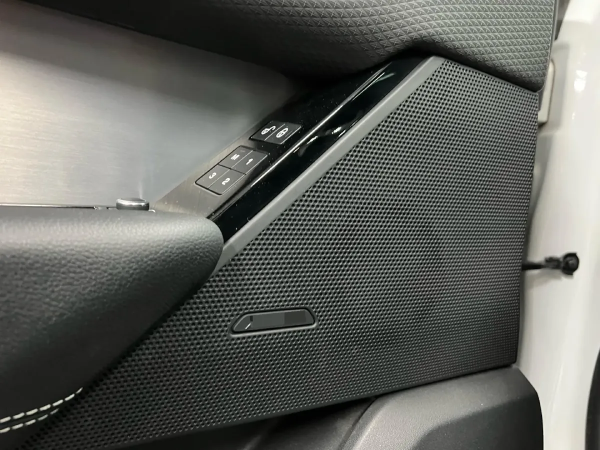 2020 Land Rover Range Rover Velar 3.0T 340HP V6 8AT,autocango,china used car exporter,china ev exporter,chinese used car exporter,chinese used ev exporter