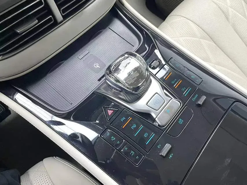 2025 Denza D9 1.5T 156HP L4 E-CVT PHEV 40KWH,autocango,china used car exporter,china ev exporter,chinese used car exporter,chinese used ev exporter