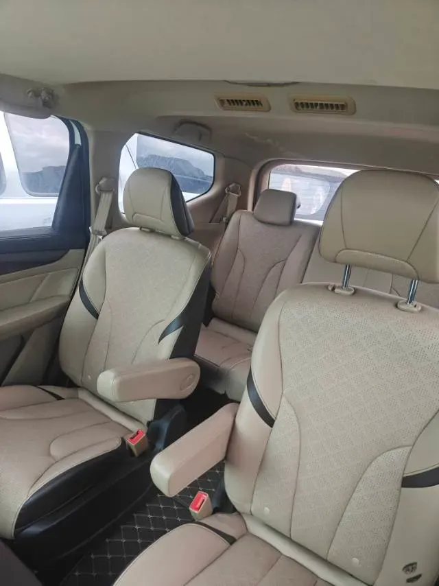 2017 SWM X7 1.5T 156HP L4 5MT,autocango,china used car exporter,china ev exporter,chinese used car exporter,chinese used ev exporter