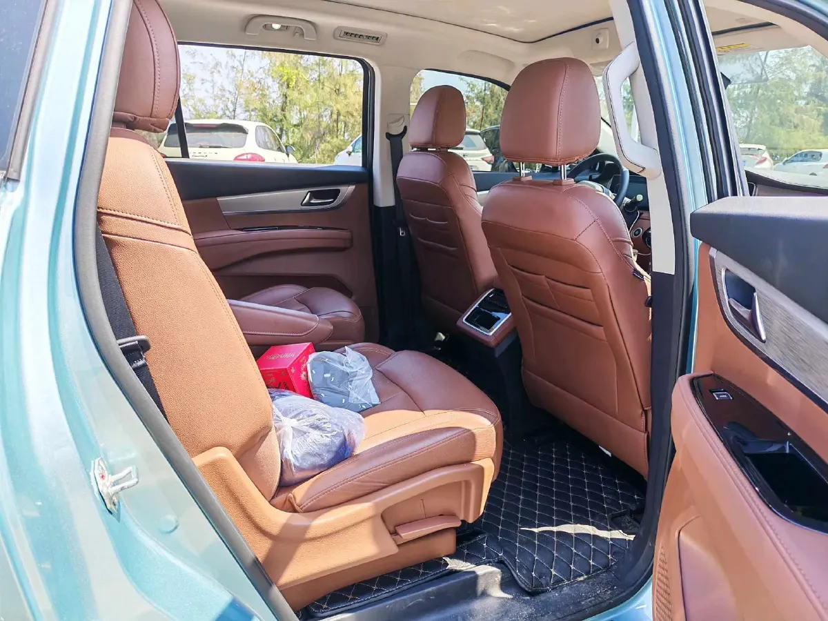 2020 HaiMa 7X 1.6T 195HP L4 6AT,autocango,china used car exporter,china ev exporter,chinese used car exporter,chinese used ev exporter