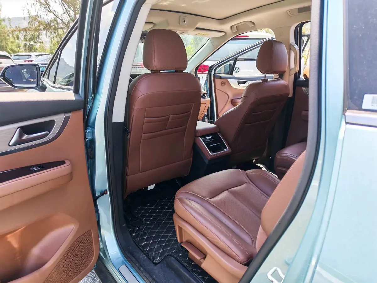 2020 HaiMa 7X 1.6T 195HP L4 6AT,autocango,china used car exporter,china ev exporter,chinese used car exporter,chinese used ev exporter