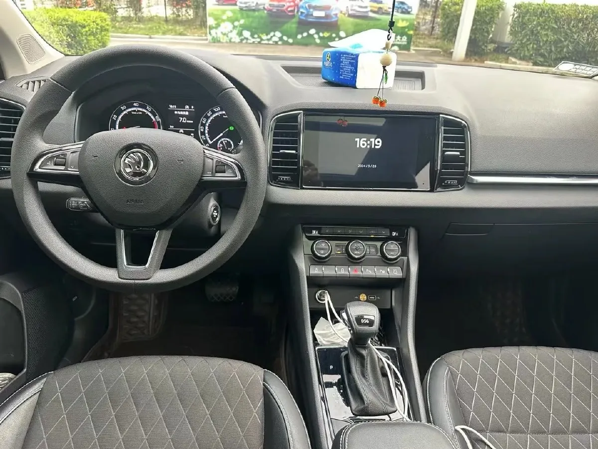 2020 Skoda Karoq 1.4T 150HP L4 7DCT,autocango,china used car exporter,china ev exporter,chinese used car exporter,chinese used ev exporter