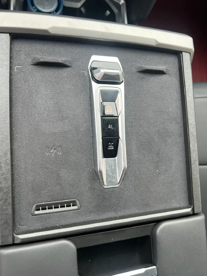 2025 MAXUS InterstellarX 2.5T 224HP L4 8AT,autocango,china used car exporter,china ev exporter,chinese used car exporter,chinese used ev exporter