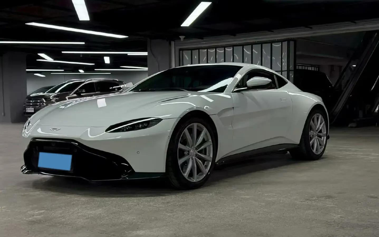 2018 Aston Martin V8 Vantage 4.0T 510HP V8 8AT,autocango,china used car exporter,china ev exporter,chinese used car exporter,chinese used ev exporter