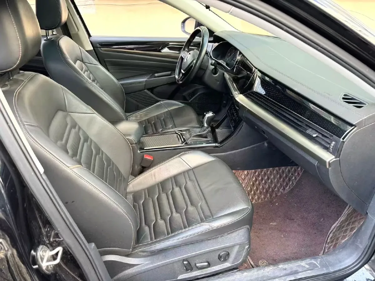 2020 Volkswagen Passat 2.0T 186HP L4 7DCT,autocango,china used car exporter,china ev exporter,chinese used car exporter,chinese used ev exporter