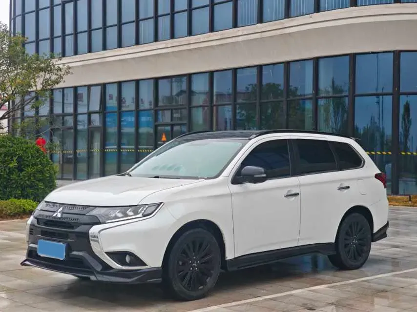 2021 Mitsubishi Outlander 2.4L 192HP L4 CVT,autocango,china used car exporter,china ev exporter,chinese used car exporter,chinese used ev exporter