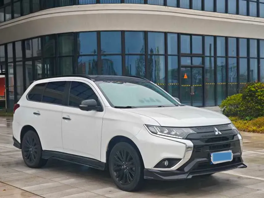 2021 Mitsubishi Outlander 2.4L 192HP L4 CVT,autocango,china used car exporter,china ev exporter,chinese used car exporter,chinese used ev exporter