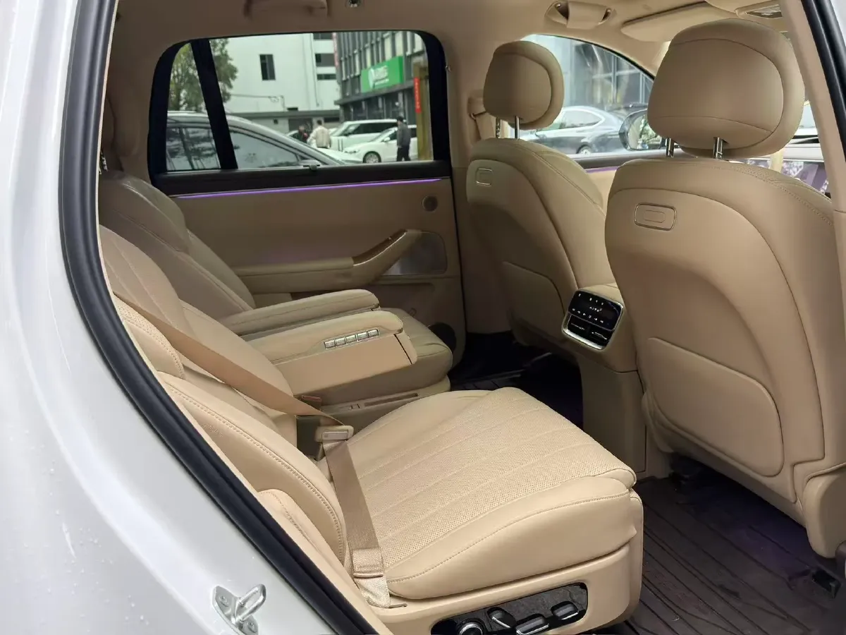 2026 AITO AITO M7 REEV 160HP REEV,autocango,china used car exporter,china ev exporter,chinese used car exporter,chinese used ev exporter