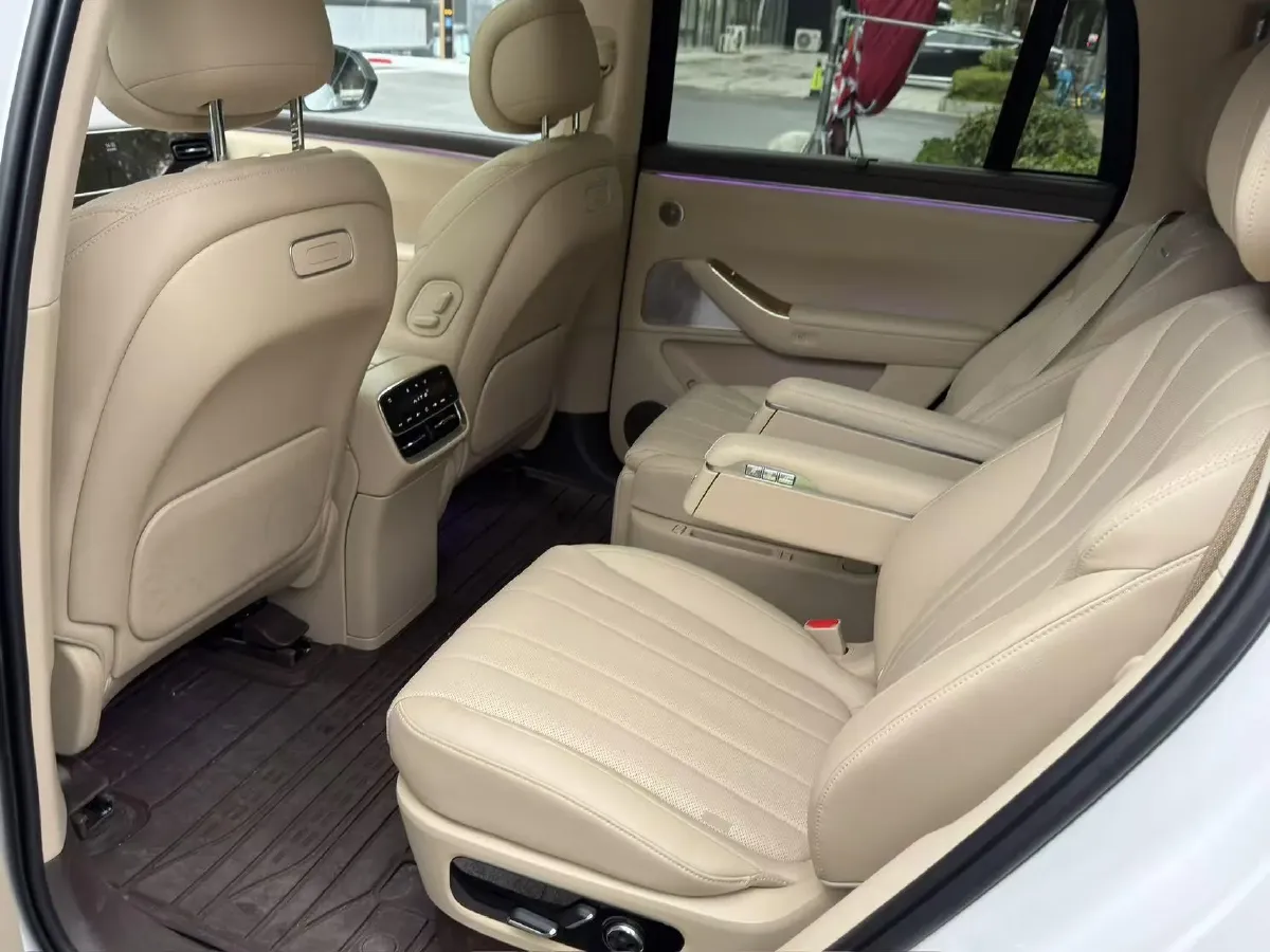 2026 AITO AITO M7 REEV 160HP REEV,autocango,china used car exporter,china ev exporter,chinese used car exporter,chinese used ev exporter