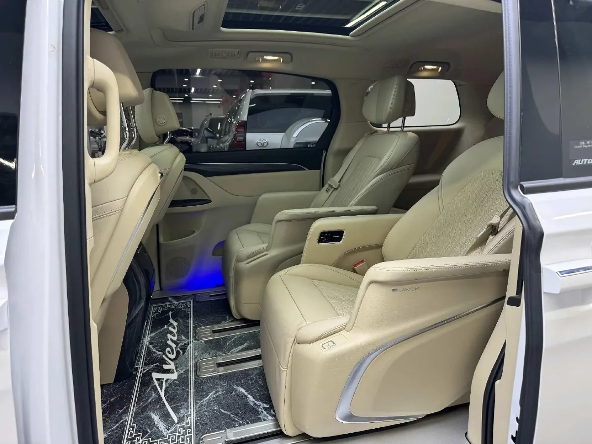 2023 Buick GL8 2.0T 237HP L4 9AT,autocango,china used car exporter,china ev exporter,chinese used car exporter,chinese used ev exporter