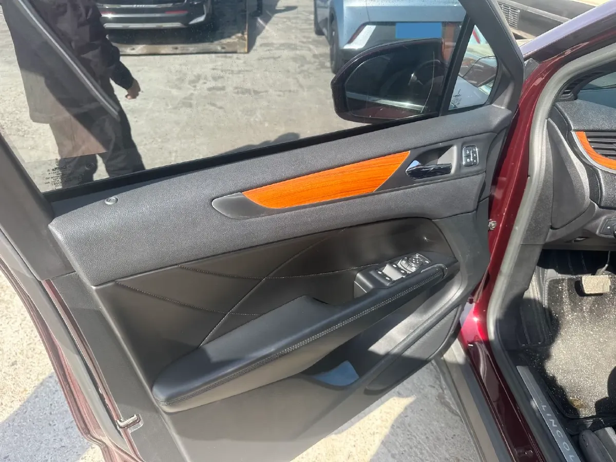 2017 Lincoln MKC 2.0T 203HP L4 6AT,autocango,china used car exporter,china ev exporter,chinese used car exporter,chinese used ev exporter