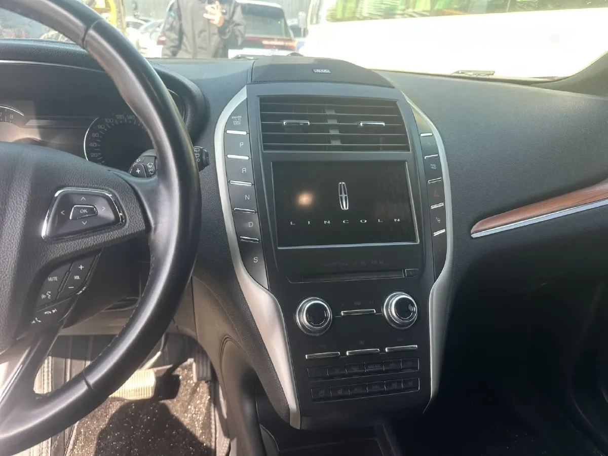 2017 Lincoln MKC 2.0T 203HP L4 6AT,autocango,china used car exporter,china ev exporter,chinese used car exporter,chinese used ev exporter