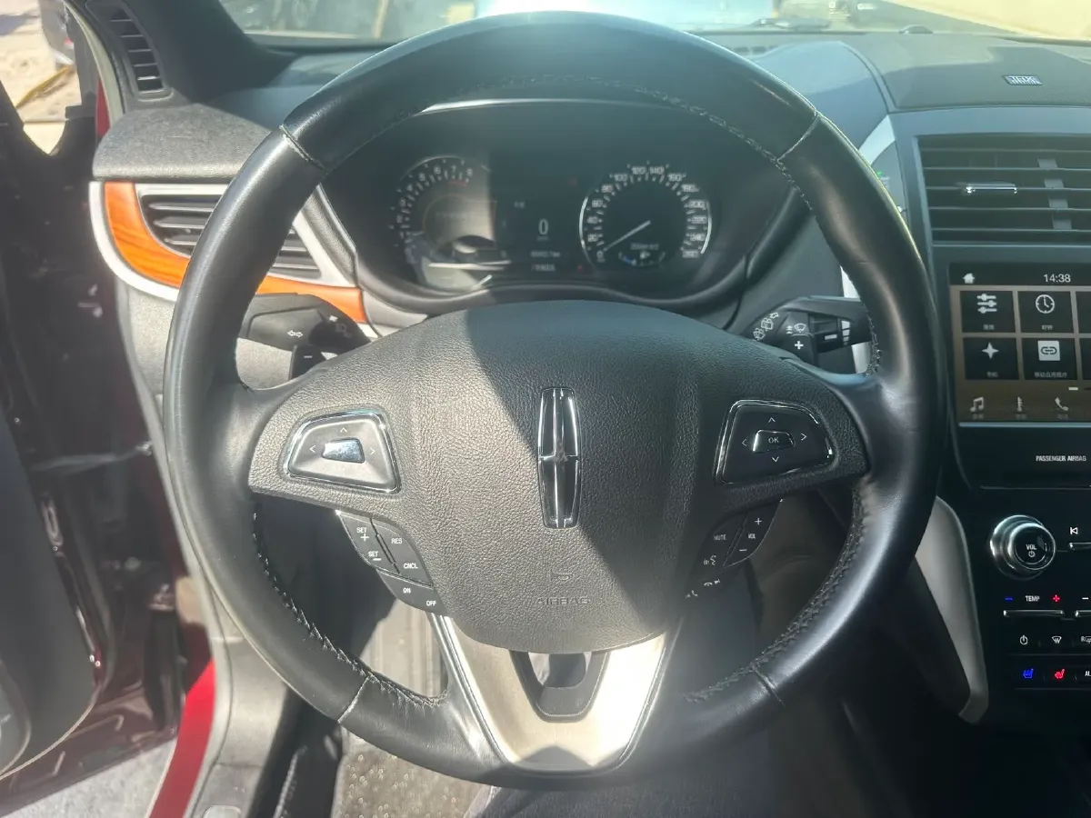 2017 Lincoln MKC 2.0T 203HP L4 6AT,autocango,china used car exporter,china ev exporter,chinese used car exporter,chinese used ev exporter