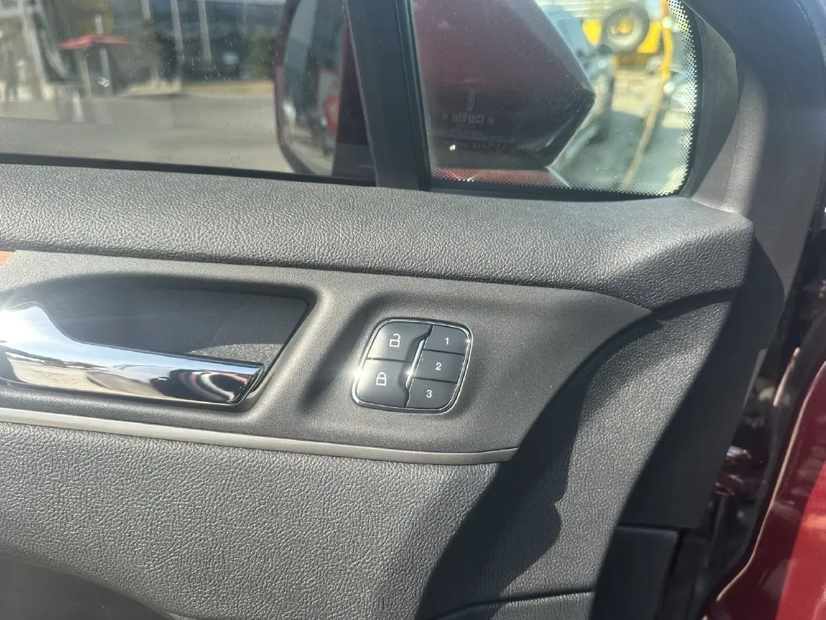 2017 Lincoln MKC 2.0T 203HP L4 6AT,autocango,china used car exporter,china ev exporter,chinese used car exporter,chinese used ev exporter